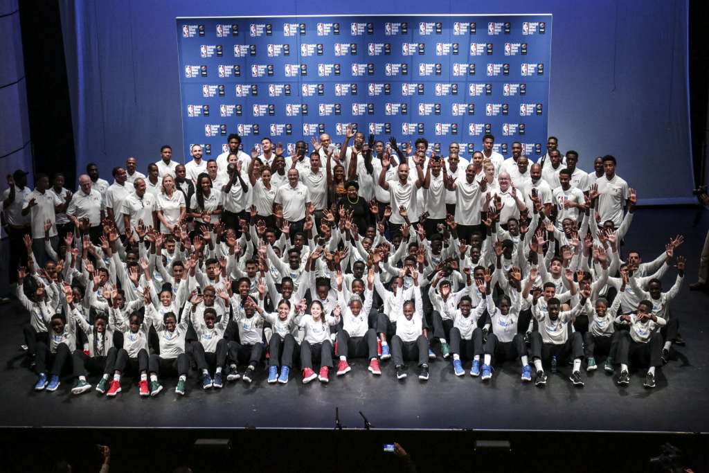 La National Basketball Association (NBA), la Fédération Internationale de Basket-Ball Amateur (FIBA) et la Federation Senegalaise de Basket-ball Accueilleront la 17eme edition du Basketball without Borders Afrique au Senegal La National Basketball Association (NBA), la Fédération Internationale de Basket-Ball Amateur (FIBA) et la Federation Senegalaise de Basket-ball Accueilleront la 17eme edition du Basketball without Borders Afrique au Senegal