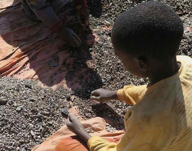 La Banque africaine de développement soutient la lutte contre le travail des enfants dans les mines de cobalt en RDC