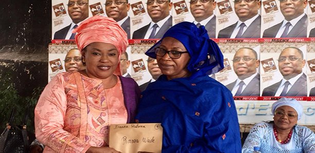 Tournée économique dans le département de Dakar : Madame Ndeye Saly DIENG, Ministre de Femme, de la Famille et du Genre renforce le financement des calebasses de l’émergence