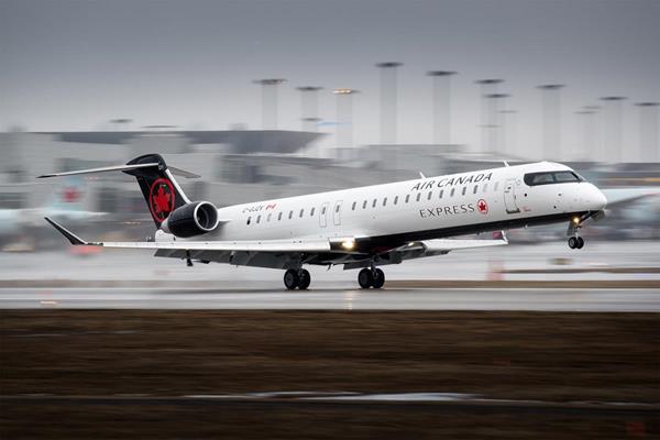 Bombardier vend neuf biréacteurs régionaux CRJ900 à Chorus Aviation