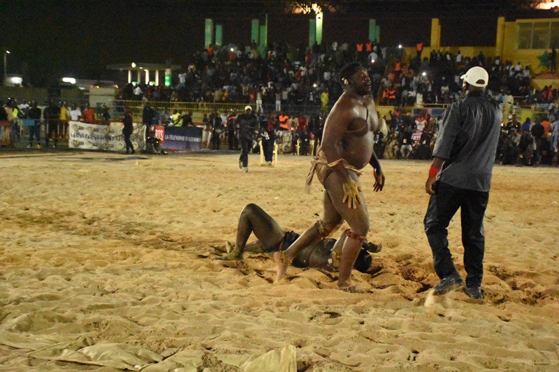  Tapha Tine trop fort pour Yékini Jr