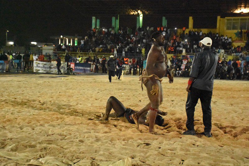  Tapha Tine trop fort pour Yékini Jr