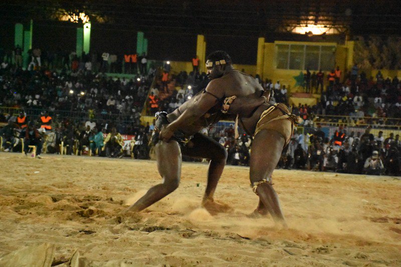  Tapha Tine trop fort pour Yékini Jr