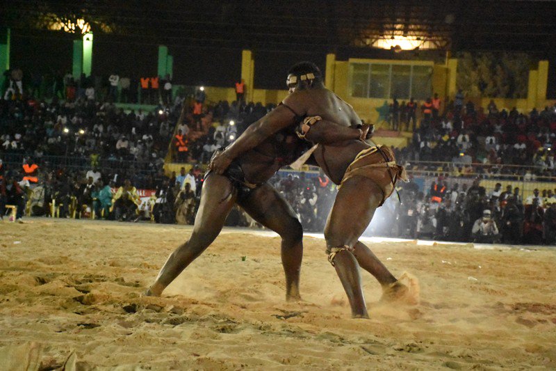  Tapha Tine trop fort pour Yékini Jr