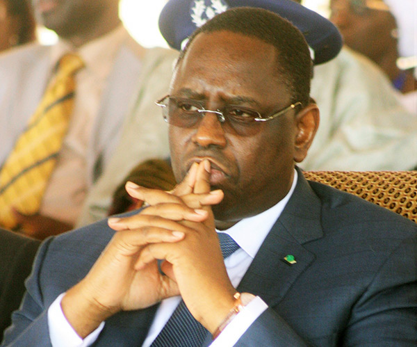 Macky Sall - Ce président-politicien nous en fera voir de toutes les couleurs !